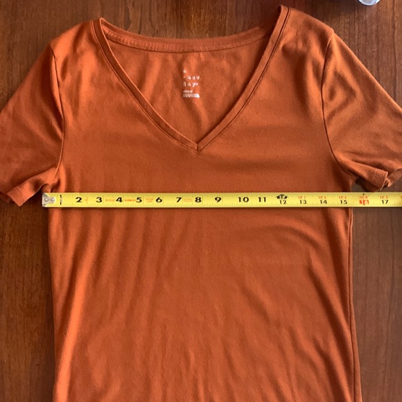 Women’s ‘a new day’ V-neck t-shirt size Medium - Picture 5 of 6